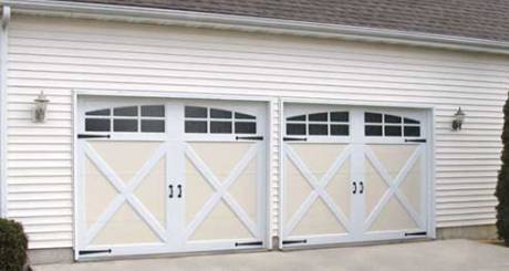 Manufacturer garage door product/style option — not an ABCO installation